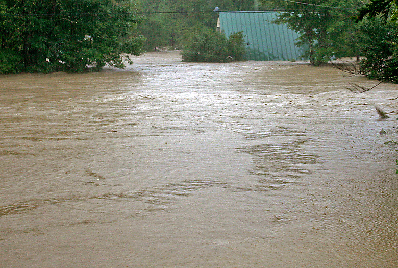 Stockbridge-day2-tweed-flood