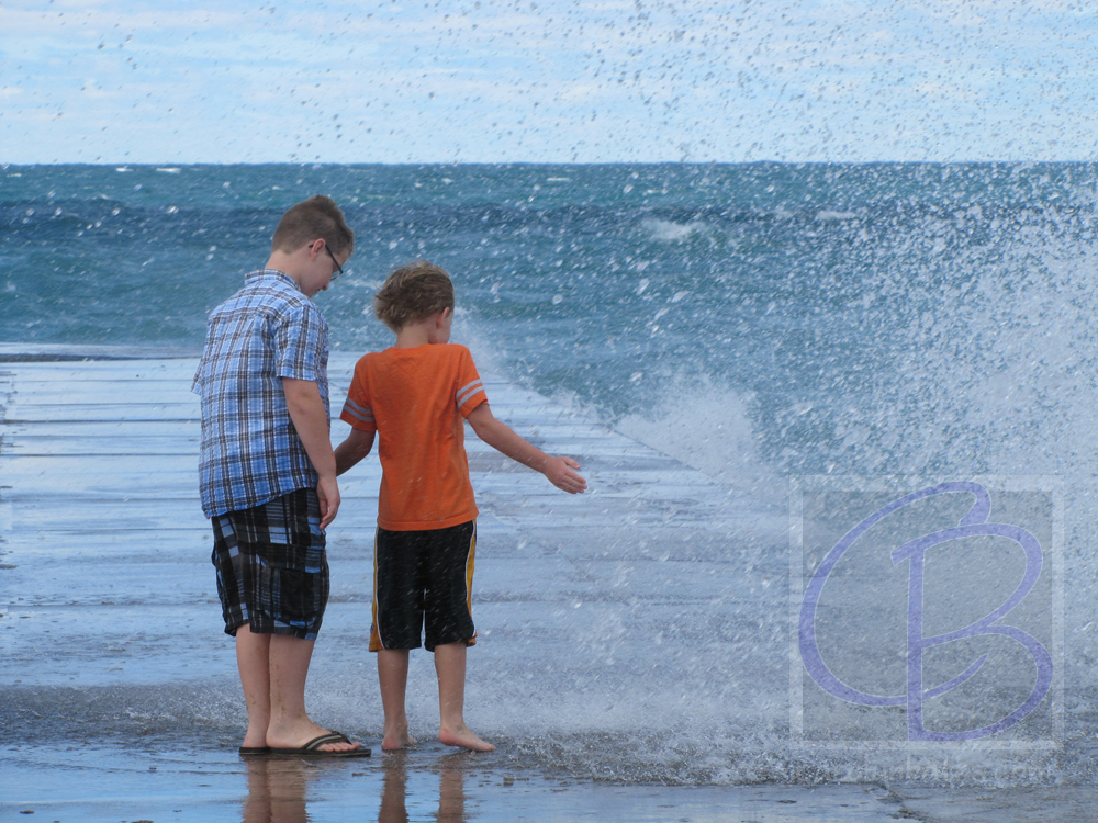 michigan-frankfort-pier-beach-027